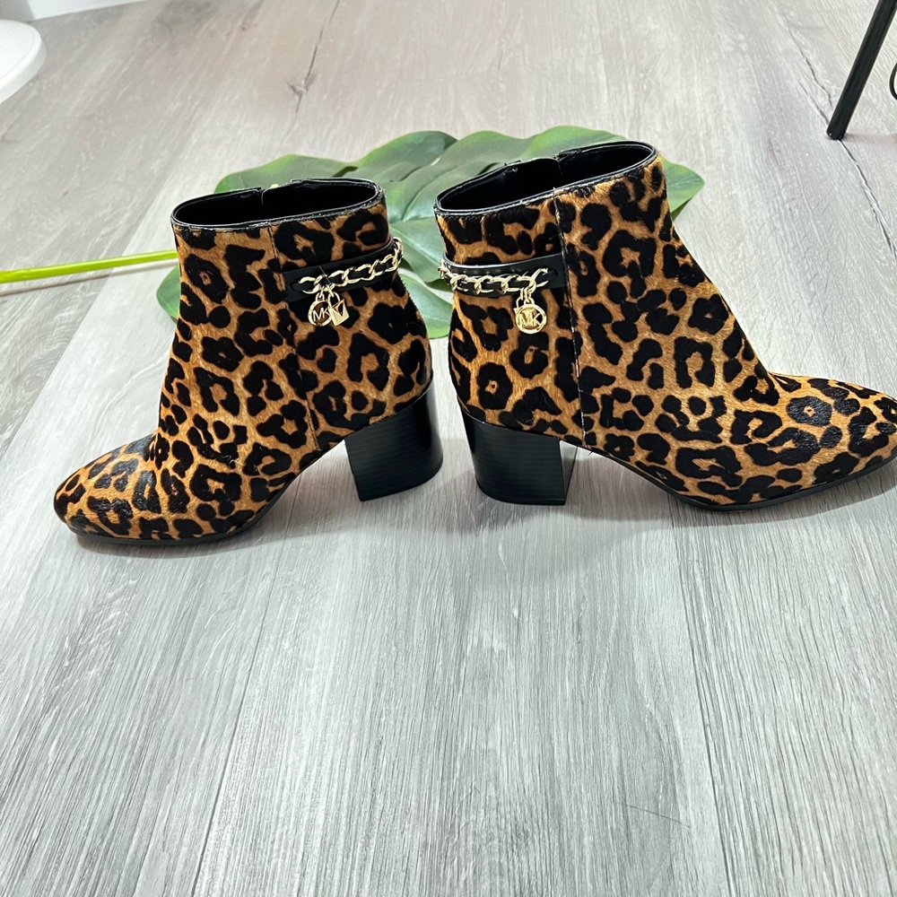 Michael Kors Elsa Mid Bootie Cheetah. Hair-calf  ✨brand new✨ No box - Picture 6 of 11